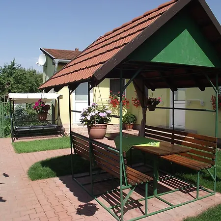 Kaszas Garden アパート