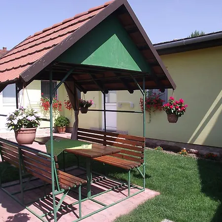 アパート Kaszas Garden