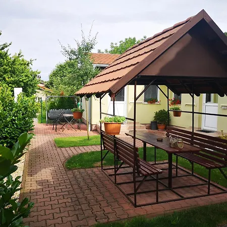 Kaszas Garden アパート