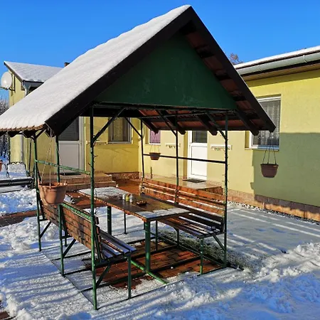 アパート Kaszas Garden