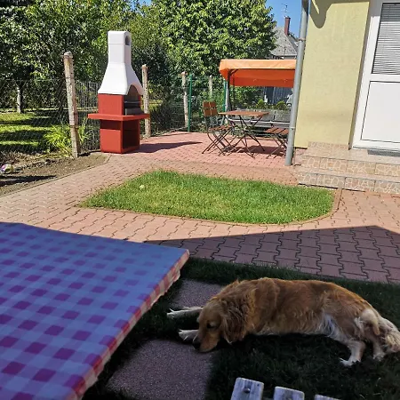 Kaszas Garden アパート *