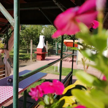 Kaszas Garden アパート *